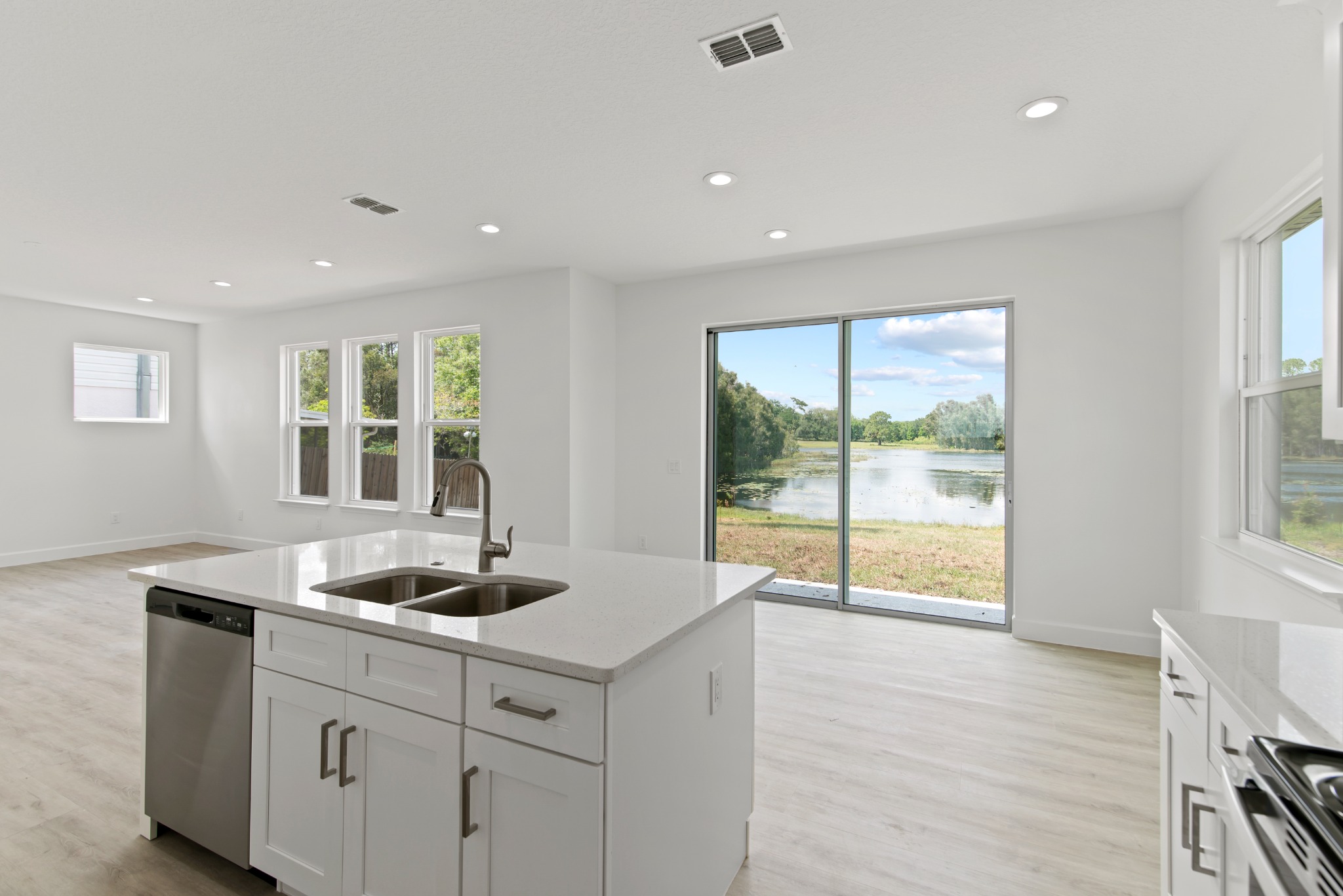 146 Pine Isle Drive kitchen