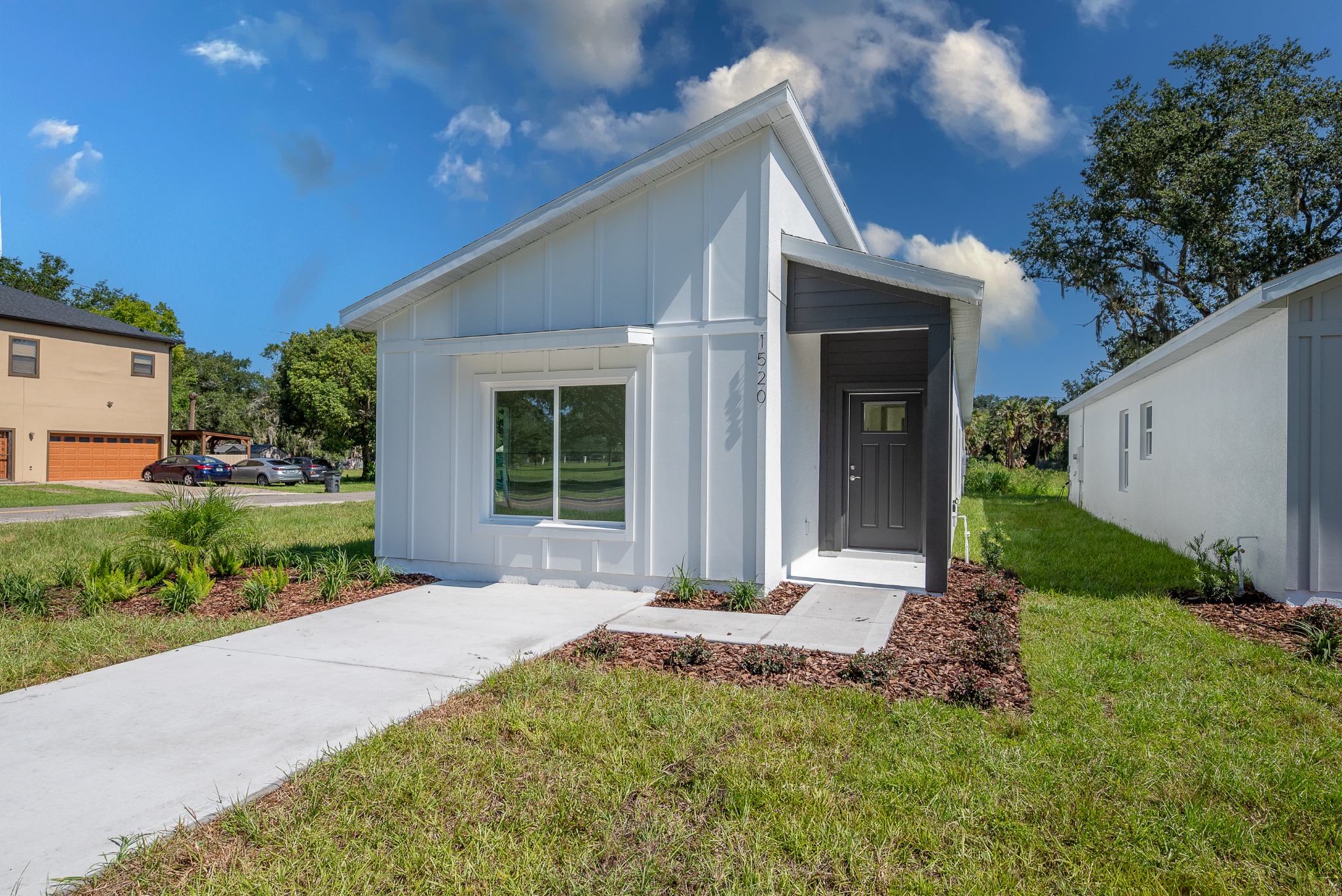 1520 W 8th Street exterior