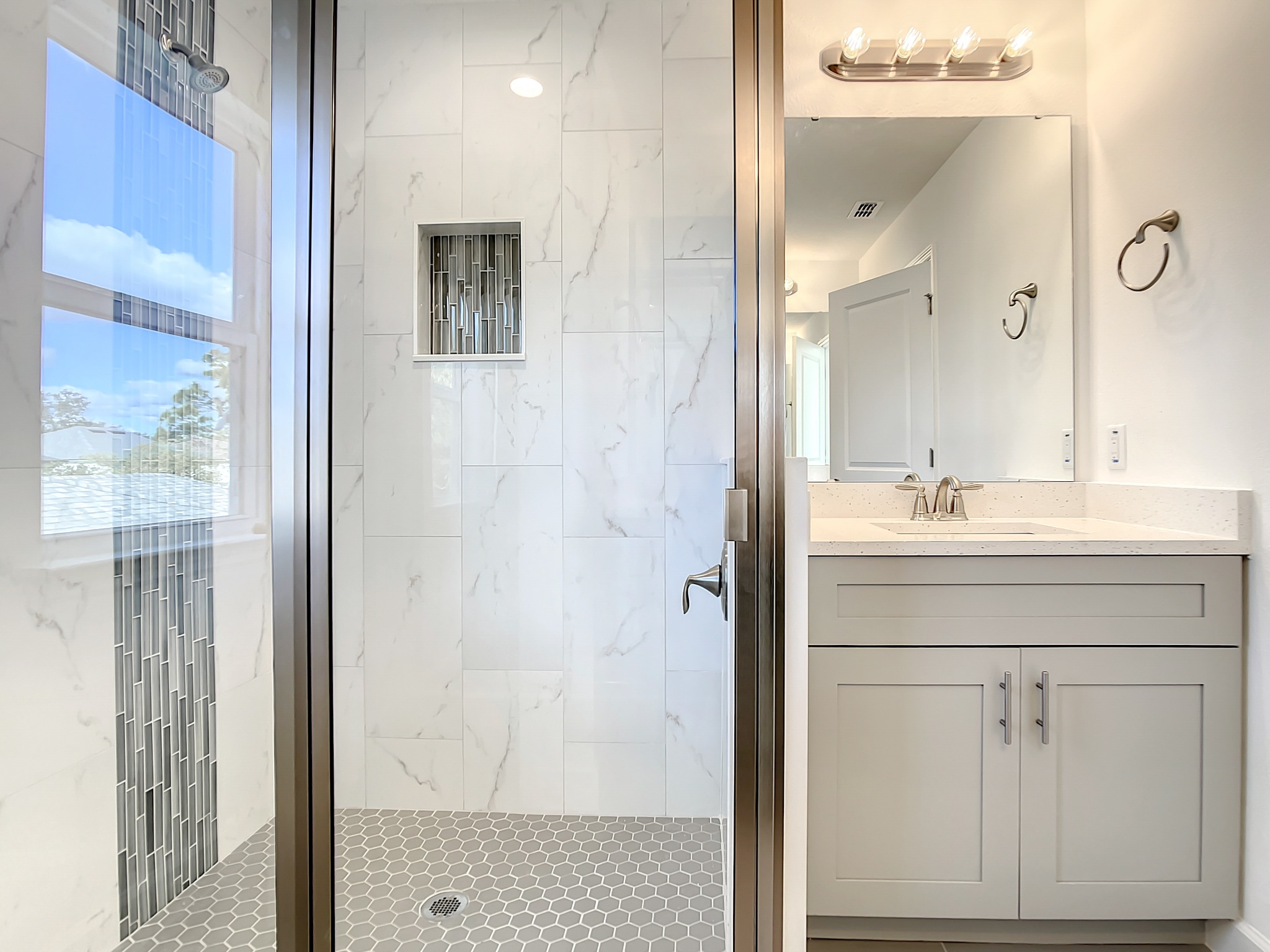 158 Pine Isle Drive bath