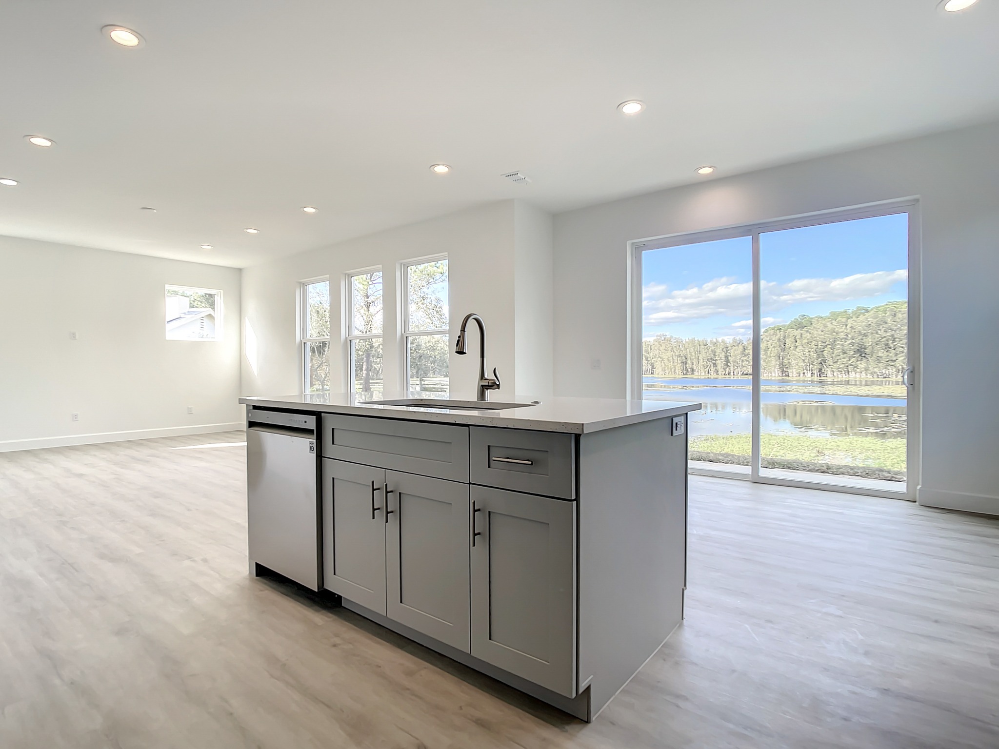 158 Pine Isle Drive kitchen
